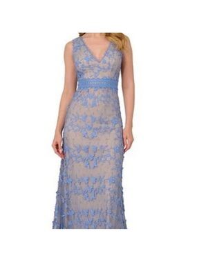 NWT Adrianna Pappell periwinkle embroidered Lace V-Neck Evening Gown dress